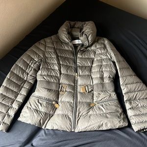 Light weight puffer jacket